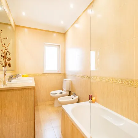 Modern With Sea Views *