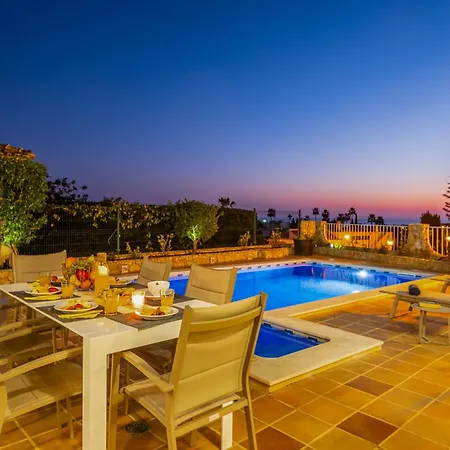 Villa In Patroves Near Golden Beaches Villa Albufeira