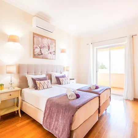 Villa Villa In Patroves Near Golden Beaches *