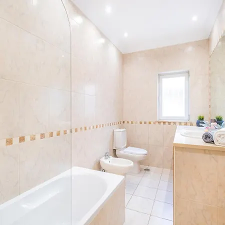 Villa In Patroves Near Golden Beaches Albufeira